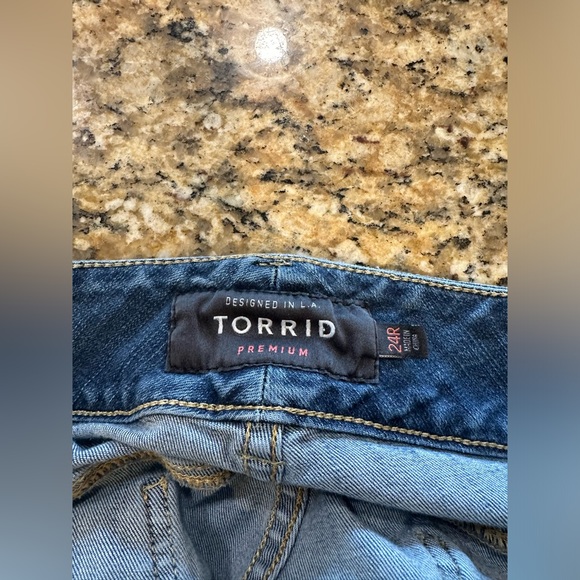 Torrid women’s Jeggings distressed skinny jeans plus size 24 R - Picture 5 of 10